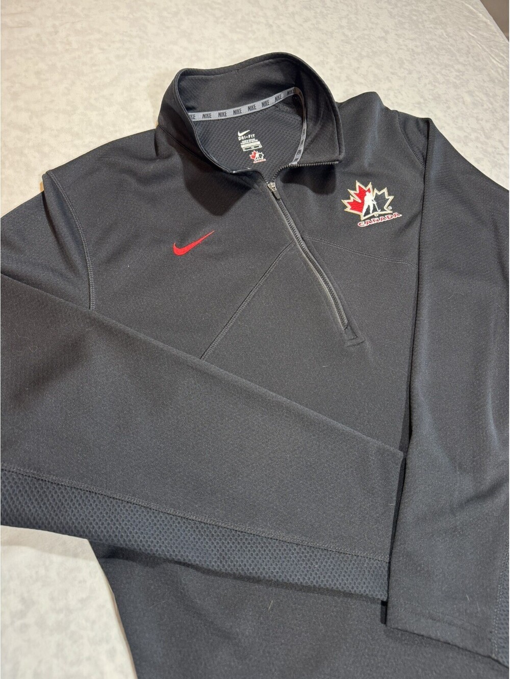 Nike Team Canada Hockey Dri-FIT 1/4 Zip Pullover Black Red Maple Leaf Vintage